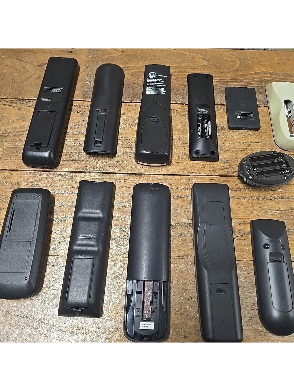 Lot of 20 Mixed Remote Controls Samsung Vizio Sharp JVC NEC Canon Memorex